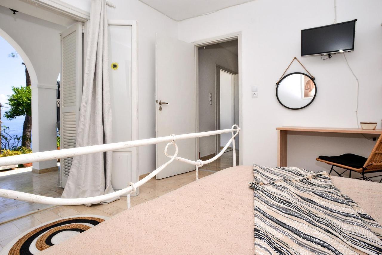 New! Paxoswhite Sea View Apartments & Studios! 盖奥斯 外观 照片